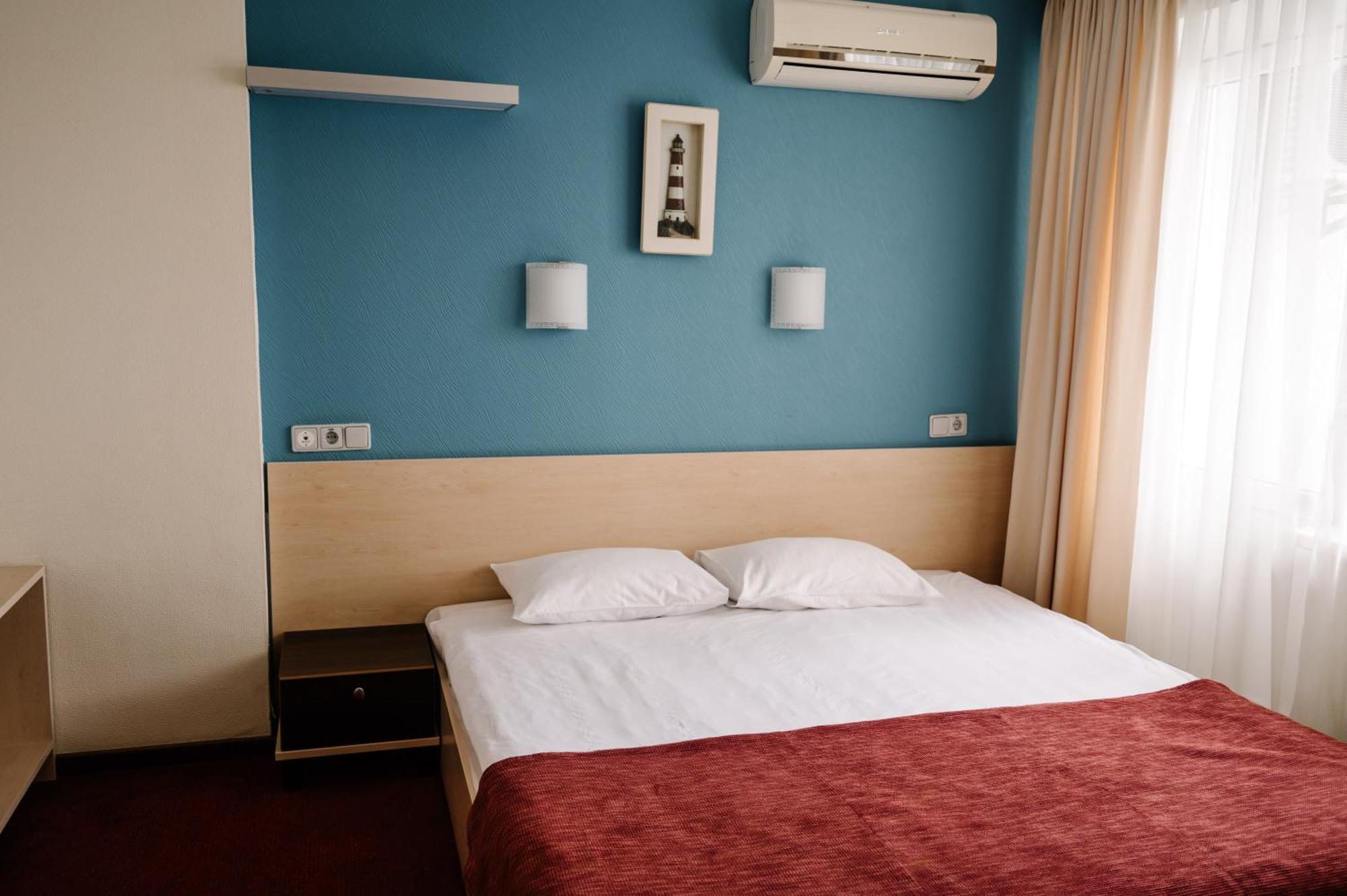 7 Days Hotel Kamyanets-Podilskyi Eksteriør billede