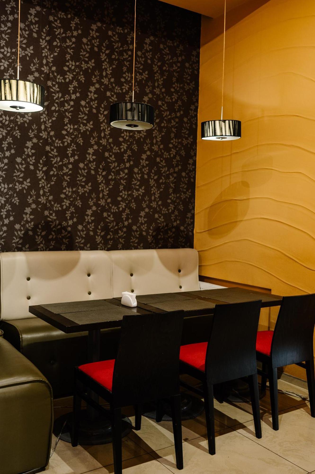 7 Days Hotel Kamyanets-Podilskyi Eksteriør billede