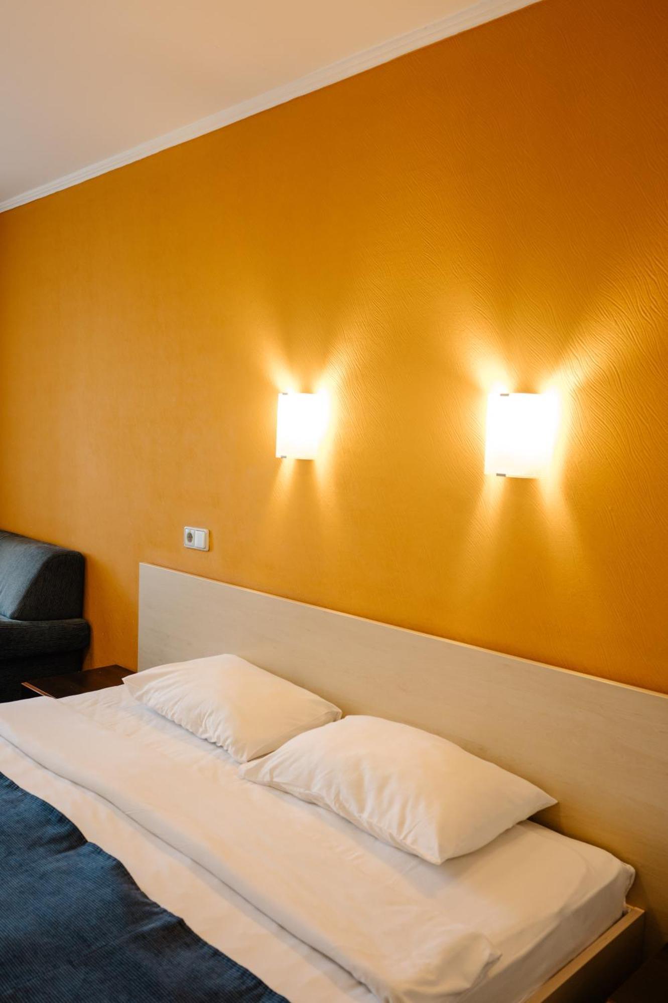 7 Days Hotel Kamyanets-Podilskyi Eksteriør billede